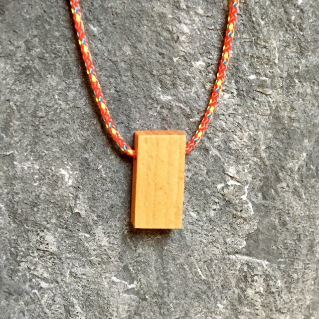 Anhänger Holzklotz 17.-